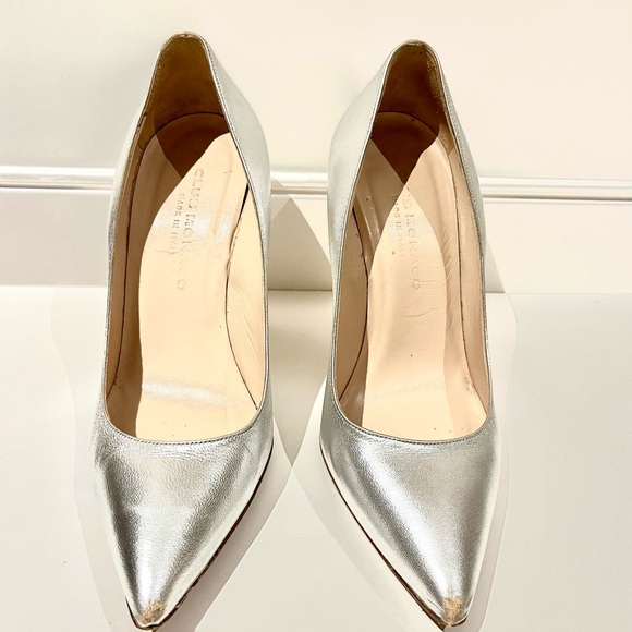 Gorgeous Italian Leather Club Monaco Silver Stilettos size 6 - Picture 2 of 5